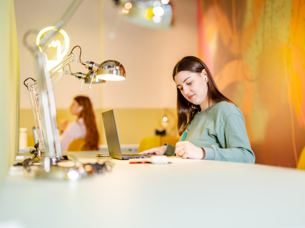 Jak uczyć się efektywnie na studiach? Czyli studentka dla studentów...