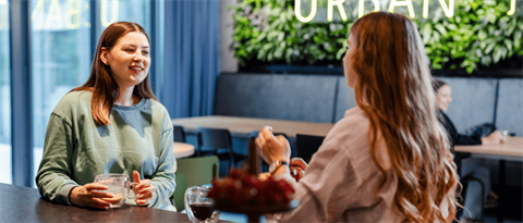 How to meet new people after moving into a dorm?